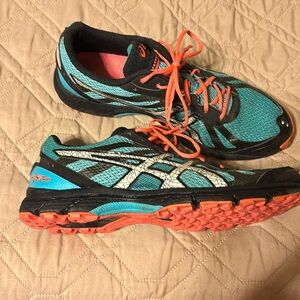 ASICS Gel-Fuji Racer. Size 9. Pre owned